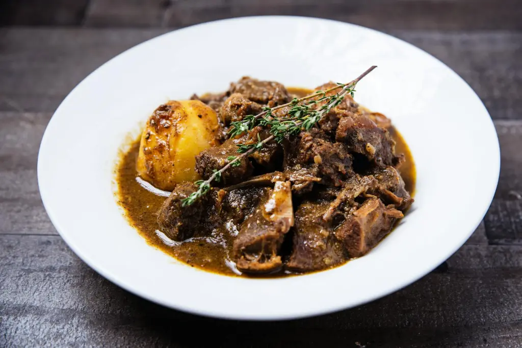 Read more about the article Braised Oxtail
