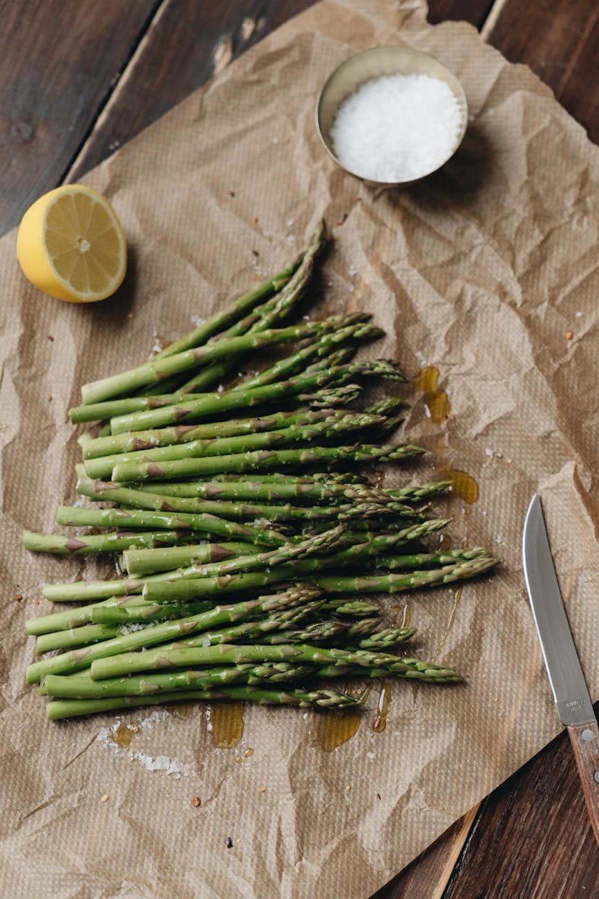 Steamed Asparagus with Lemon Butter
